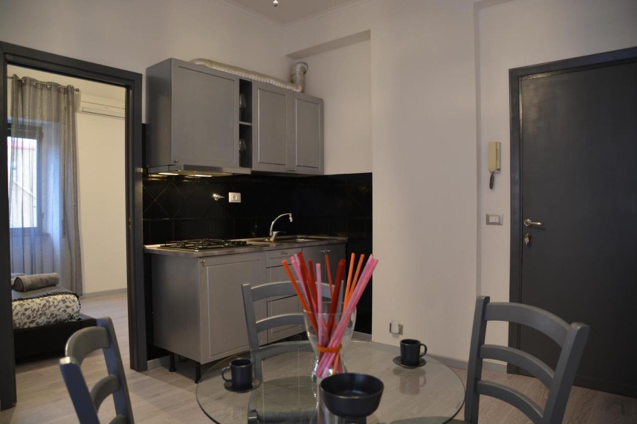 Sunny Rome Sexy Grey & Cool Blue Apartment Exterior photo