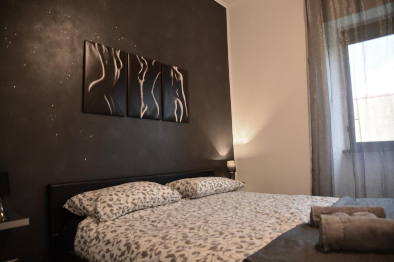 Sunny Rome Sexy Grey & Cool Blue Apartment Exterior photo