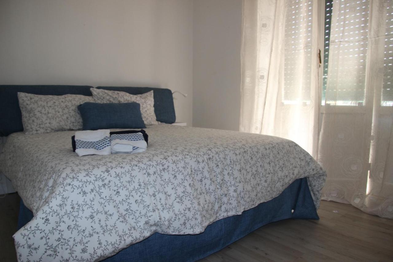 Sunny Rome Sexy Grey & Cool Blue Apartment Exterior photo